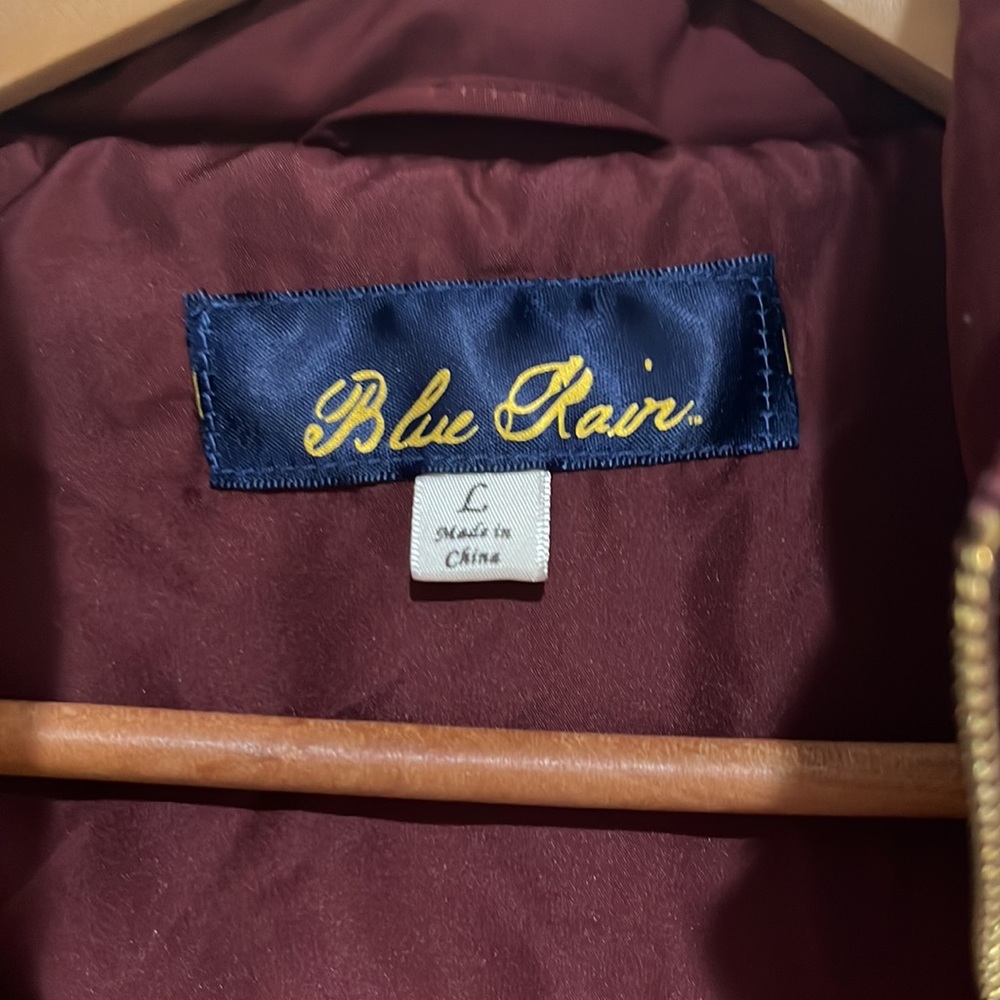 VEST - Picture 2 of 3